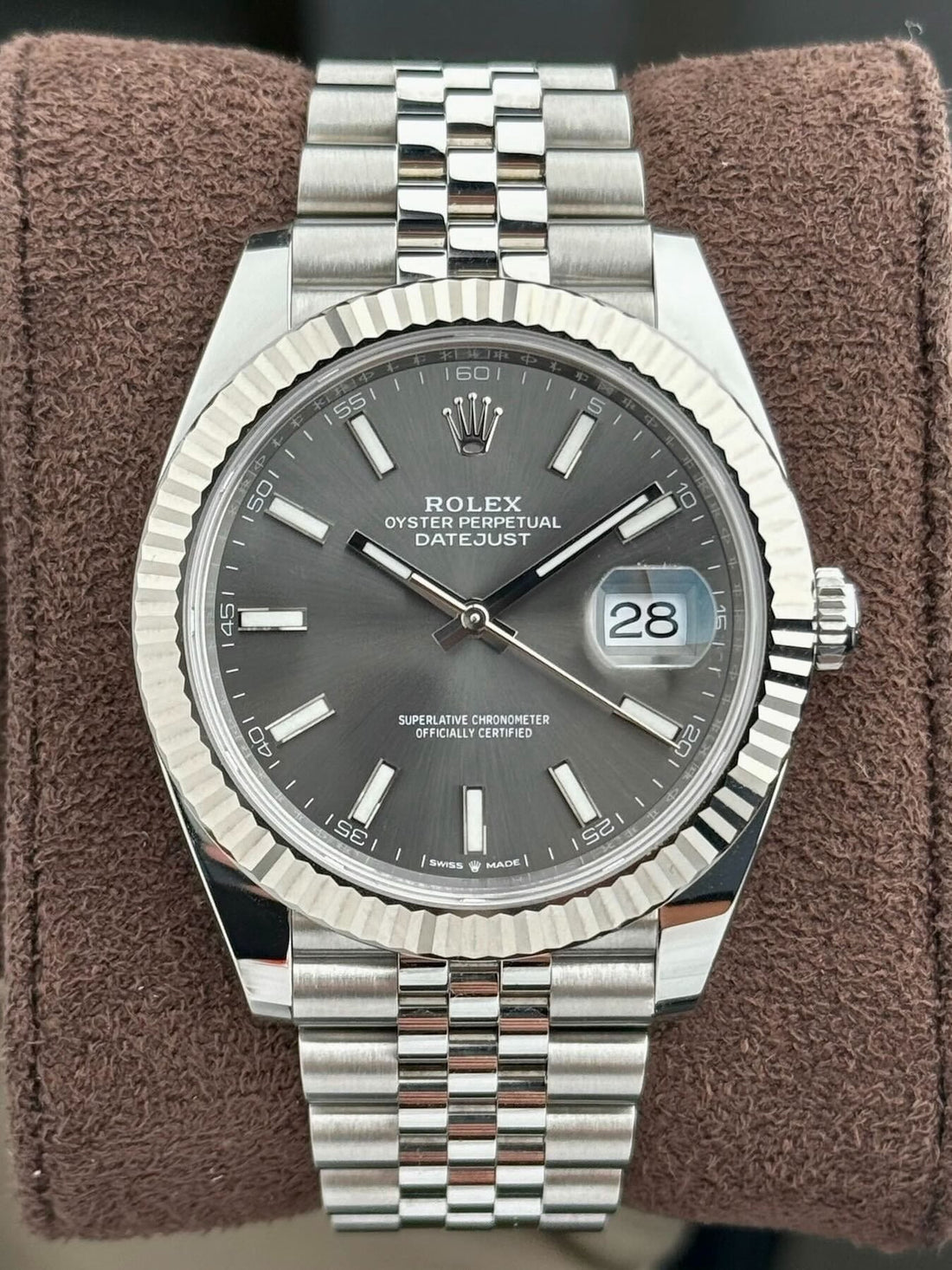 Rolex Datejust Gray Dial 41 mm Metal Bracelet Men's Watch (Ref. 030)