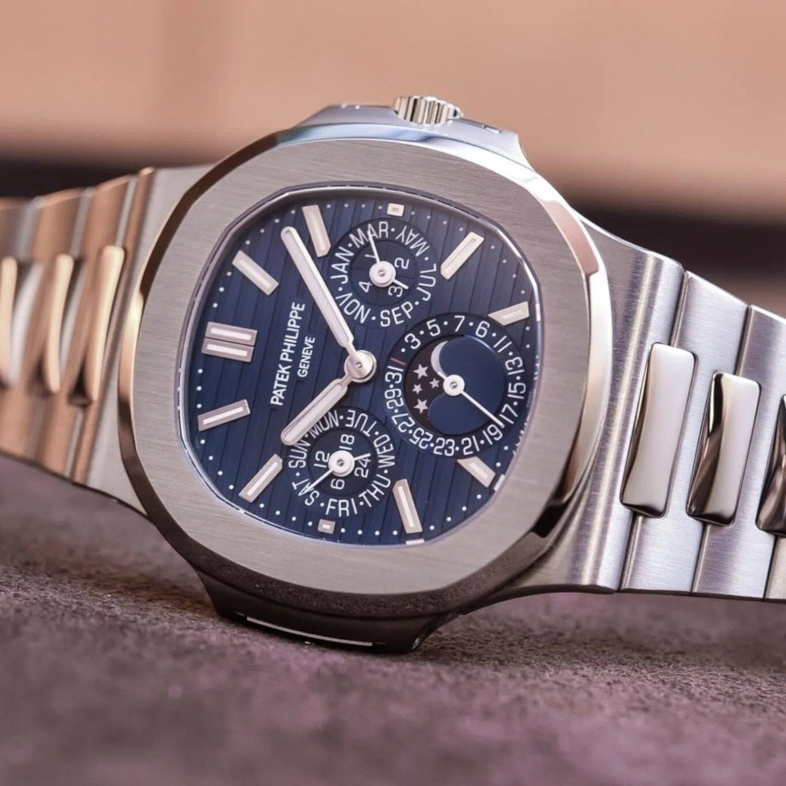Patek Philippe Nautilus Blue Dial 41 mm Stainless Steel Bracelet Men's Watch (Ref. V1)